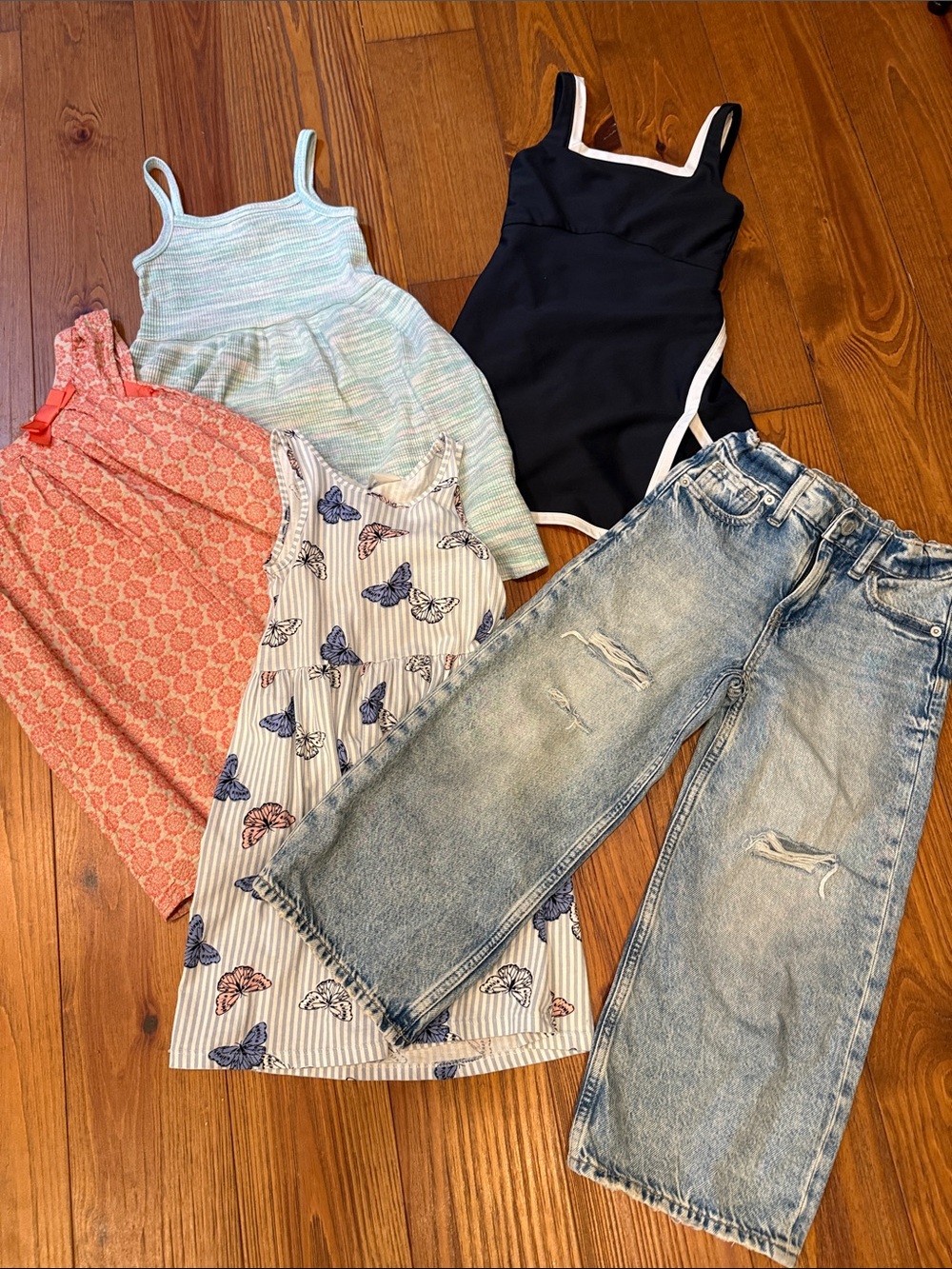 Size 5 girls bundle  - gap old navy and Cherokee